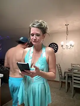 Snapshot of KeeshKeeph chatting on October 2, 2025, 5:22 am KeeshKeeph online show from October 2, 2025, 5:22 am