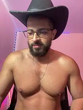 Snapshot of magnumchris chatting on July 2, 2026, 9:21 pm magnumchris online show from July 2, 2026, 9:21 pm