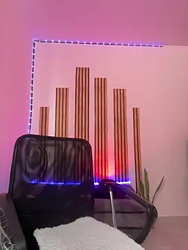 magnumchris online show from April 27, 2026, 5:44 pm