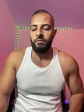 Snapshot of magnumchris chatting on July 5, 2026, 10:38 pm magnumchris online show from July 5, 2026, 10:38 pm