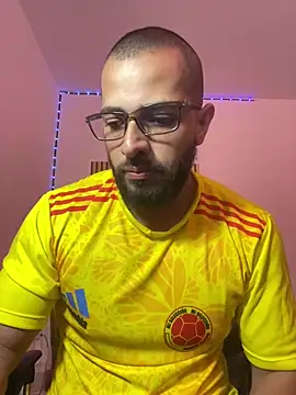 Snapshot of magnumchris chatting on July 8, 2026, 2:57 am magnumchris online show from July 8, 2026, 2:57 am