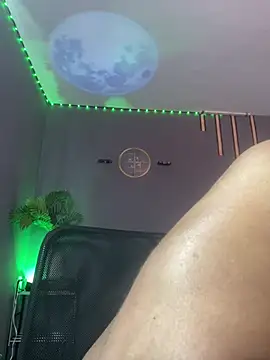 Snapshot of magnumchris chatting on July 27, 2026, 3:52 pm magnumchris online show from July 27, 2026, 3:52 pm