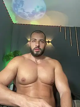 Snapshot of magnumchris chatting on August 3, 2026, 7:20 pm magnumchris online show from August 3, 2026, 7:20 pm