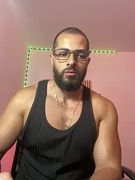 Snapshot of magnumchris chatting on July 16, 2026, 8:17 pm magnumchris online show from July 16, 2026, 8:17 pm
