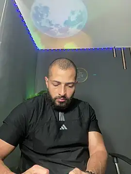 Snapshot of magnumchris chatting on August 6, 2026, 7:31 pm magnumchris online show from August 6, 2026, 7:31 pm