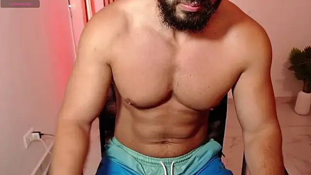 Snapshot of magnumchris chatting on July 18, 2026, 2:25 pm magnumchris online show from July 18, 2026, 2:25 pm
