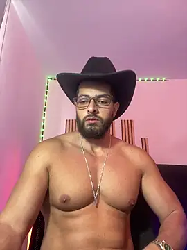 Snapshot of magnumchris chatting on June 19, 2026, 2:45 pm magnumchris online show from June 19, 2026, 2:45 pm