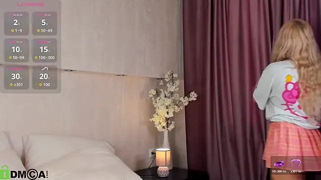 Snapshot of Molly_Platt chatting on July 23, 2026, 9:17 am Molly Platt online show from July 23, 2026, 9:17 am