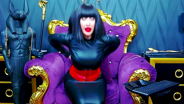 LaraMaeve online show from December 18, 2025, 6:29 am