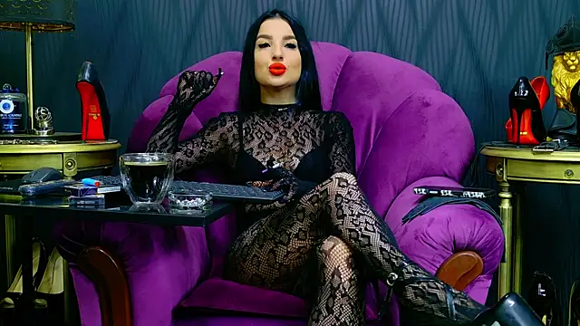 VivianReeve online show from May 5, 2026, 12:52 pm