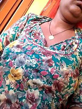 aunty sumy online show from April 24, 2026, 1:40 am
