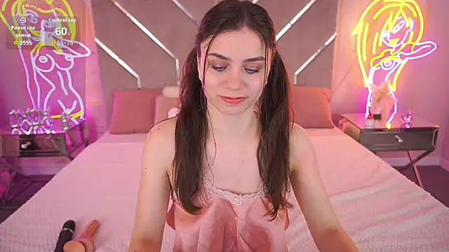 HeavenElle online show from July 7, 2026, 5:54 am
