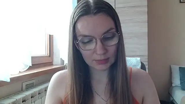 Snapshot of LooveELLYx chatting on July 6, 2026, 6:31 am LooveELLYx online show from July 6, 2026, 6:31 am