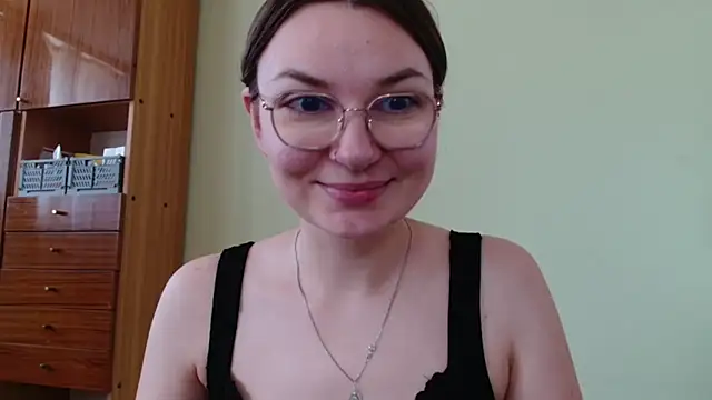 Snapshot of LooveELLYx chatting on July 14, 2026, 6:40 am LooveELLYx online show from July 14, 2026, 6:40 am