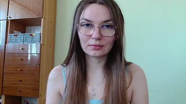 Snapshot of LooveELLYx chatting on May 20, 2026, 6:32 am LooveELLYx online show from May 20, 2026, 6:32 am