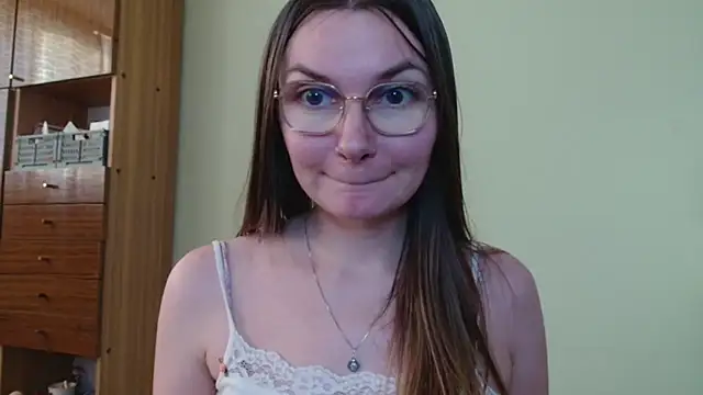 Snapshot of LooveELLYx chatting on July 28, 2026, 6:20 pm LooveELLYx online show from July 28, 2026, 6:20 pm
