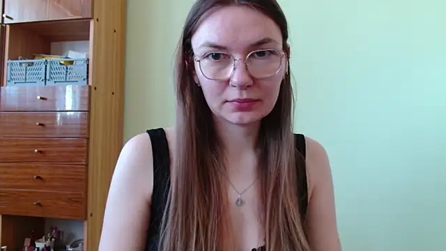 LooveELLYx online show from April 24, 2026, 6:37 am