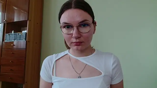 Snapshot of LooveELLYx chatting on July 15, 2026, 6:31 am LooveELLYx online show from July 15, 2026, 6:31 am