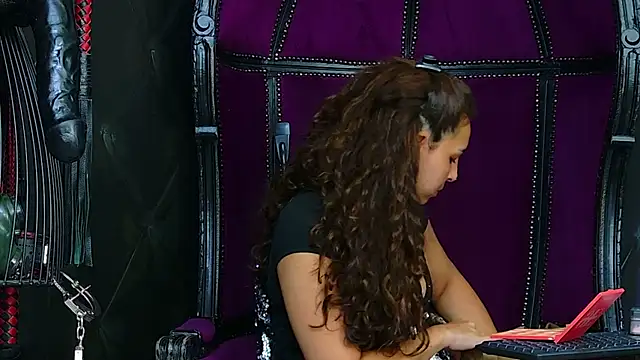 Snapshot of FinDomKaya chatting on July 4, 2026, 7:59 am FinDomKaya online show from July 4, 2026, 7:59 am
