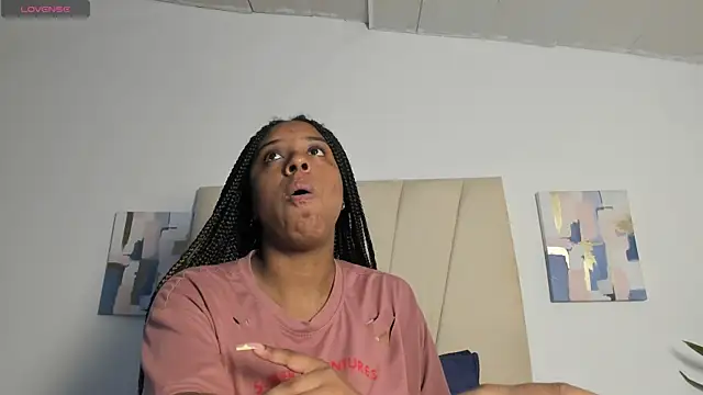 Snapshot of Sophia_Ebony chatting on August 5, 2026, 12:43 pm Sophia Ebony online show from August 5, 2026, 12:43 pm