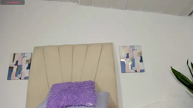 Snapshot of Sophia_Ebony chatting on July 18, 2026, 12:14 pm Sophia Ebony online show from July 18, 2026, 12:14 pm