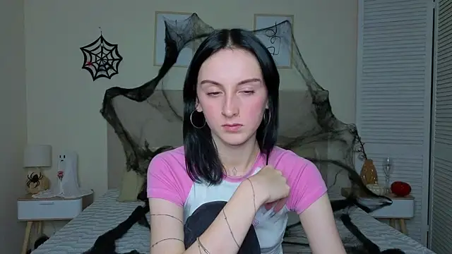 Snapshot of Little_moly999 chatting on October 24, 2025, 9:36 pm Little moly999 online show from October 24, 2025, 9:36 pm