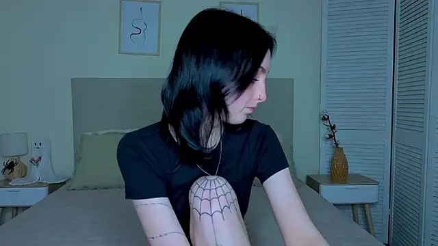 Snapshot of Little_moly999 chatting on December 13, 2025, 10:16 pm Little moly999 online show from December 13, 2025, 10:16 pm