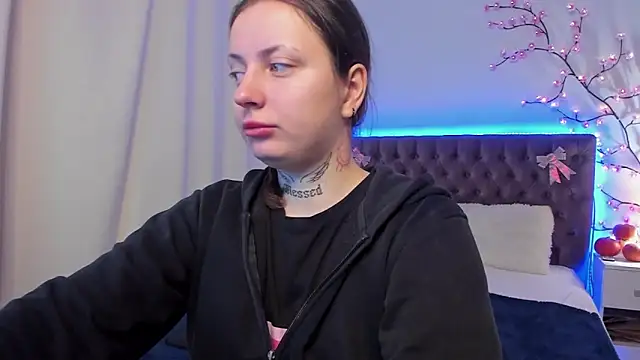 Snapshot of LilaVame chatting on November 8, 2025, 8:56 pm LilaVame online show from November 8, 2025, 8:56 pm