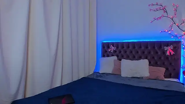 Snapshot of LilaVame chatting on November 25, 2025, 8:42 pm LilaVame online show from November 25, 2025, 8:42 pm