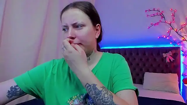 Snapshot of LilaVame chatting on November 22, 2025, 2:05 pm LilaVame online show from November 22, 2025, 2:05 pm