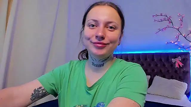 Snapshot of LilaVame chatting on October 18, 2025, 7:38 pm LilaVame online show from October 18, 2025, 7:38 pm