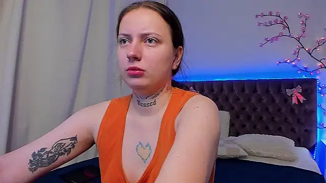 Snapshot of LilaVame chatting on October 10, 2025, 7:36 pm LilaVame online show from October 10, 2025, 7:36 pm