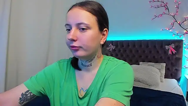 Snapshot of LilaVame chatting on October 8, 2025, 1:45 pm LilaVame online show from October 8, 2025, 1:45 pm