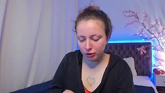 Snapshot of LilaVame chatting on October 30, 2025, 9:01 pm LilaVame online show from October 30, 2025, 9:01 pm