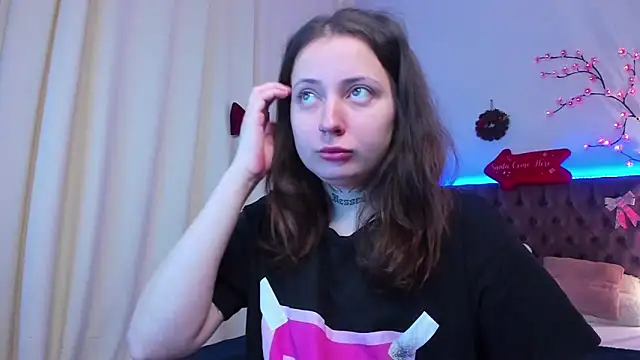 Snapshot of LilaVame chatting on December 14, 2025, 8:14 pm LilaVame online show from December 14, 2025, 8:14 pm