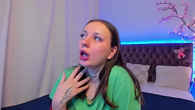 Snapshot of LilaVame chatting on October 22, 2025, 7:57 pm LilaVame online show from October 22, 2025, 7:57 pm