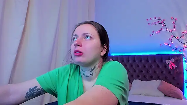 Snapshot of LilaVame chatting on November 28, 2025, 8:42 pm LilaVame online show from November 28, 2025, 8:42 pm