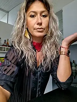 CelynaRoss online show from May 12, 2026, 1:17 pm