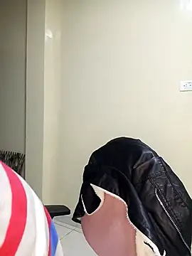 Snapshot of karinnahotdirty chatting on October 18, 2025, 10:23 pm karinnahotdirty online show from October 18, 2025, 10:23 pm