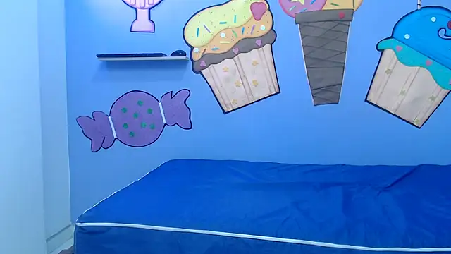 skinnykalitzo18 online show from December 20, 2025, 3:31 am