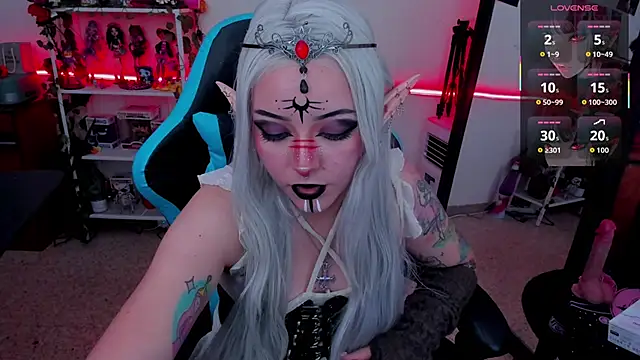 Snapshot of Makii_33 chatting on November 19, 2025, 12:54 am Makii 33 online show from November 19, 2025, 12:54 am