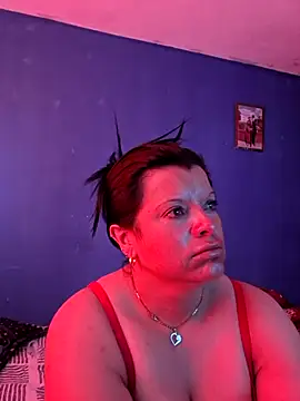 Hanna Kieran online show from December 1, 2025, 3:02 pm