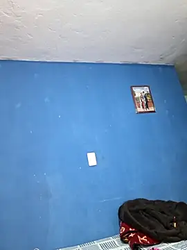 Hanna Kieran online show from November 12, 2025, 1:43 am