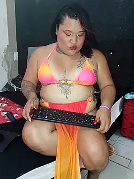 Snapshot of Kat_Valen chatting on April 7, 2026, 10:22 pm Kat Valen online show from April 7, 2026, 10:22 pm