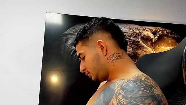 Snapshot of king_falconer chatting on November 21, 2025, 2:43 am king falconer online show from November 21, 2025, 2:43 am