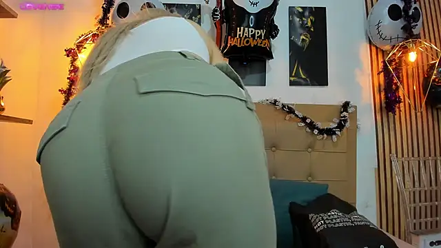 Snapshot of alesziarose chatting on October 30, 2025, 7:55 pm alesziarose online show from October 30, 2025, 7:55 pm