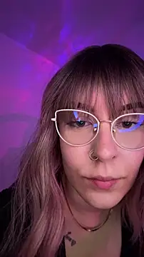 Snapshot of alesziarose chatting on November 18, 2025, 11:59 pm alesziarose online show from November 18, 2025, 11:59 pm