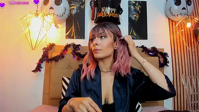 Snapshot of alesziarose chatting on October 15, 2025, 7:22 pm alesziarose online show from October 15, 2025, 7:22 pm