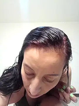 Snapshot of Oriana111 chatting on October 18, 2025, 11:18 pm Oriana111 online show from October 18, 2025, 11:18 pm