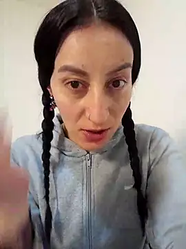 Snapshot of Oriana111 chatting on October 24, 2025, 12:59 pm Oriana111 online show from October 24, 2025, 12:59 pm